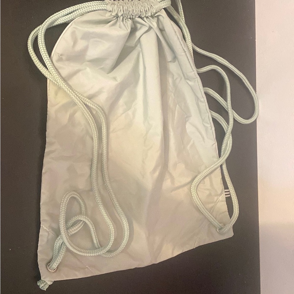 Adidas drawstring bag - Picture 2 of 6